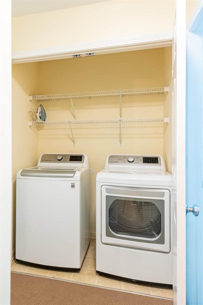 2 rooms available utilities include