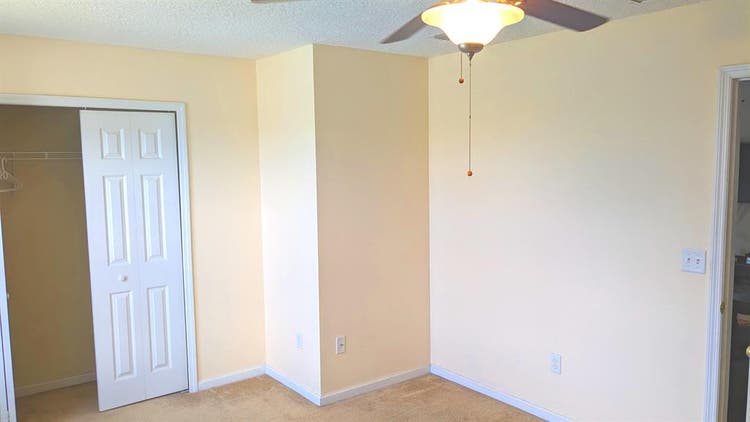 Private room in a 4-bedroom house