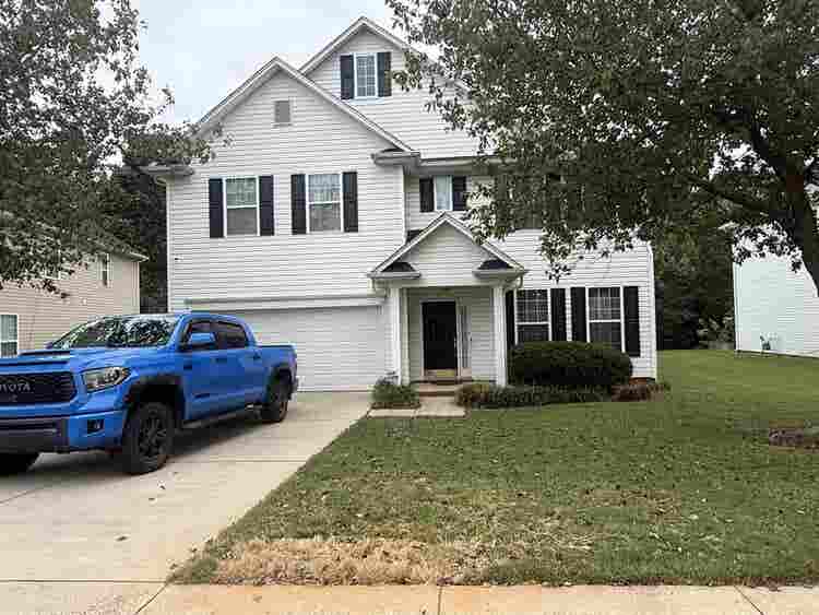 Half a 5 BDR house to share.
