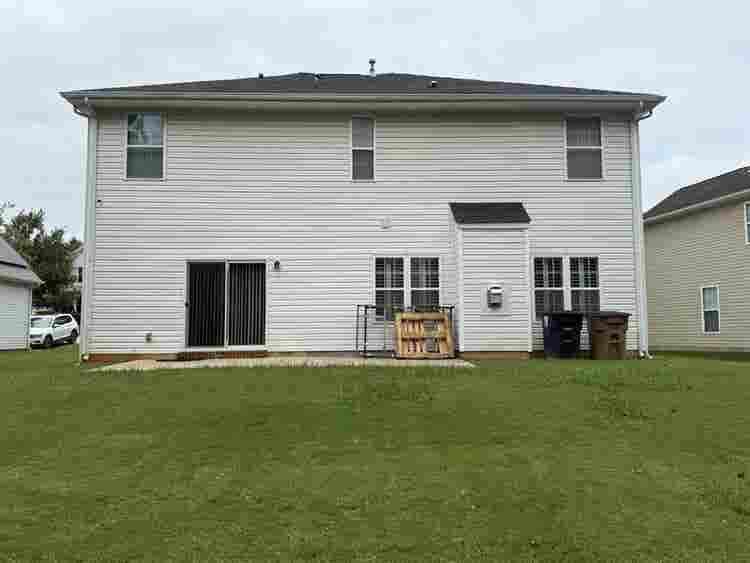Half a 5 BDR house to share.
