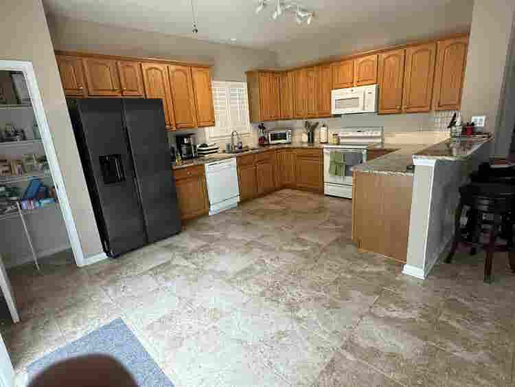 Half a 5 BDR house to share.
