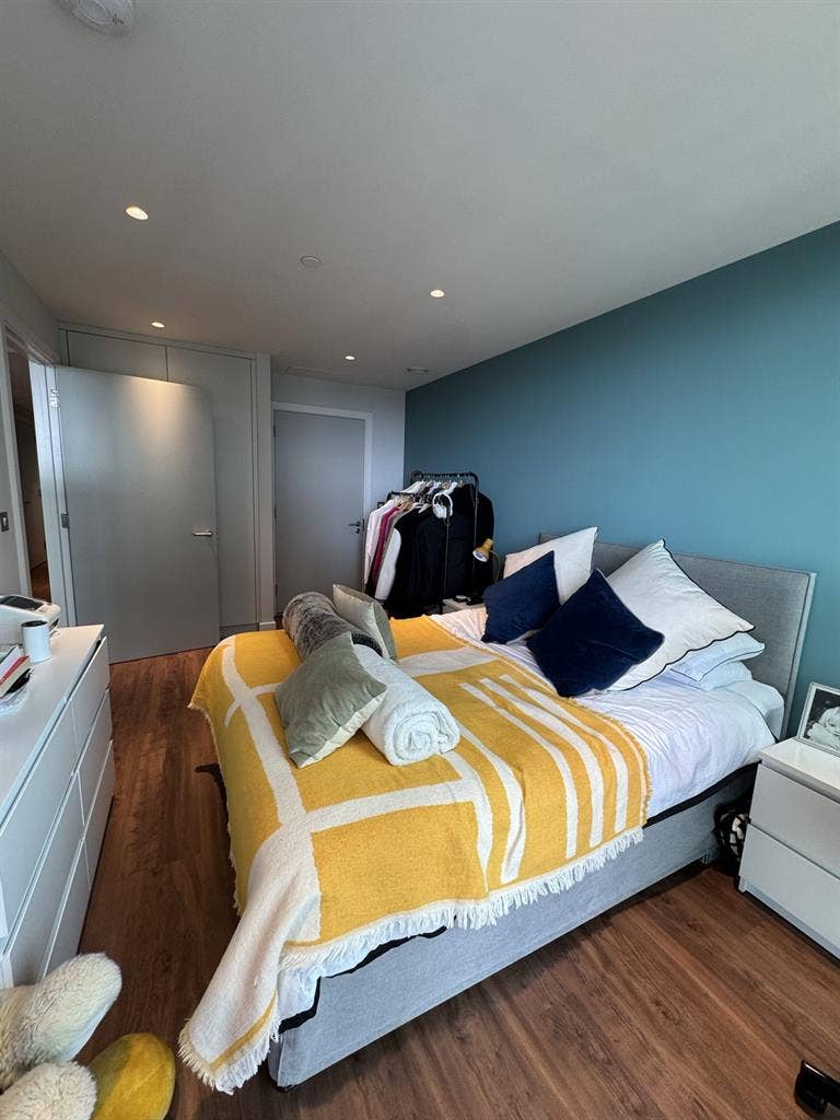 En-Suite King Size Room in Woking
