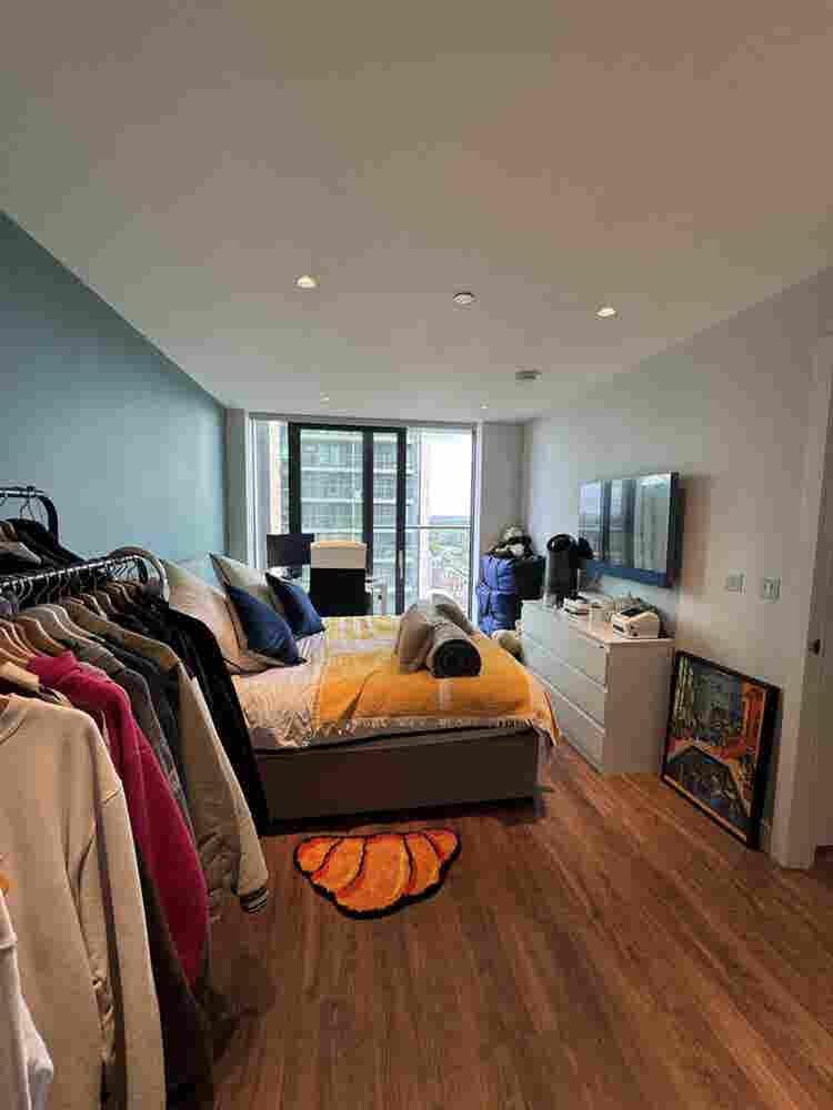 En-Suite King Size Room in Woking