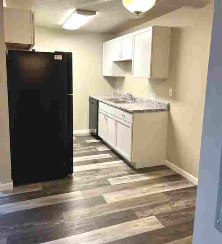 LOOKING FOR A ROOMMATE!
