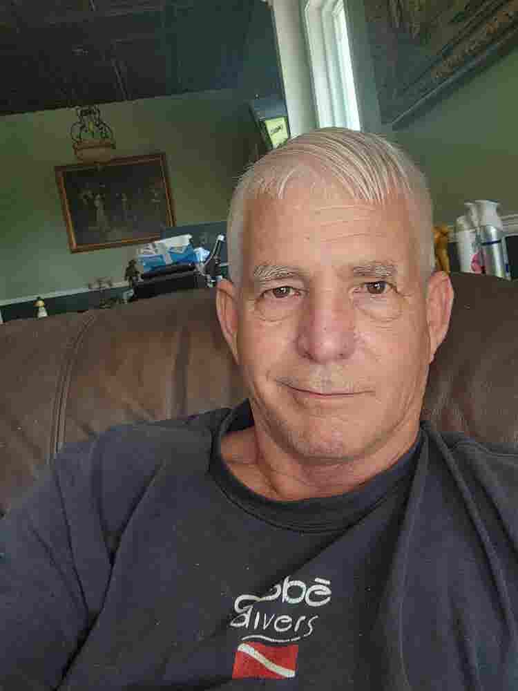 Looking for a young gay wm