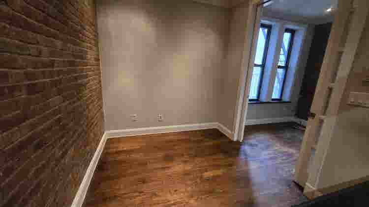 EAST Harlem rooms, large apartment