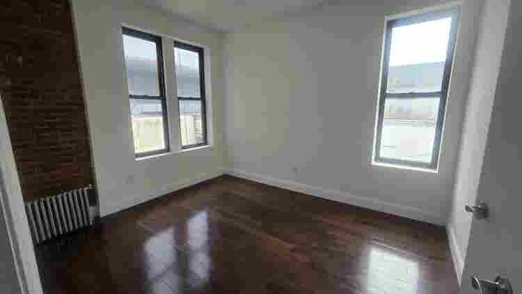 Harlem rooms, large apartment