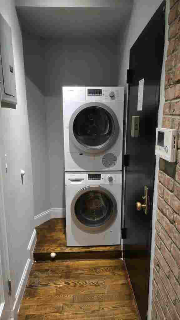 EAST Harlem rooms, large apartment