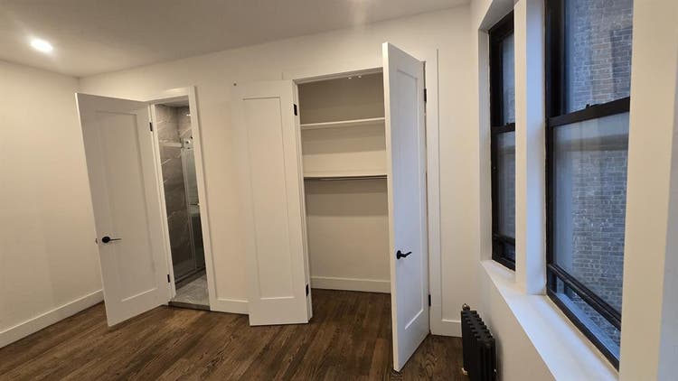 Large room/ private Bath