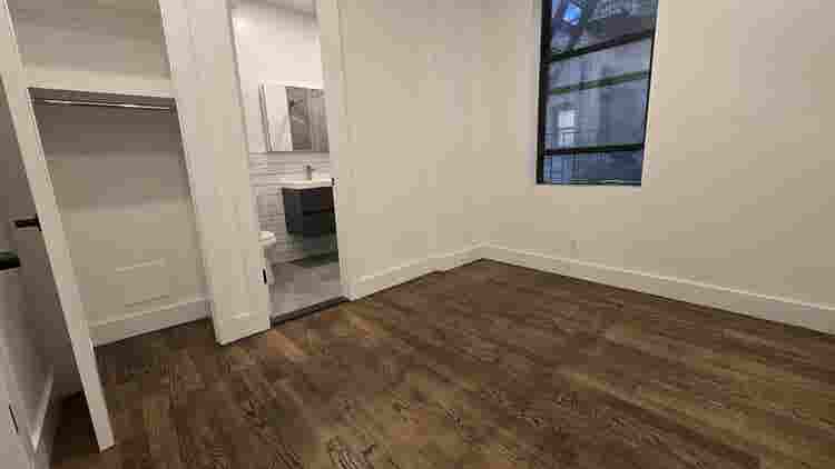 Large room/ private Bath