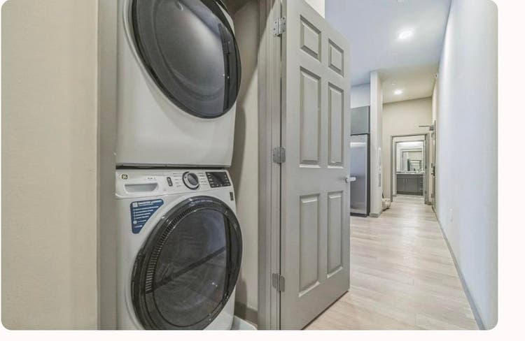 ✨ Modern 1BR Near GMU ✨