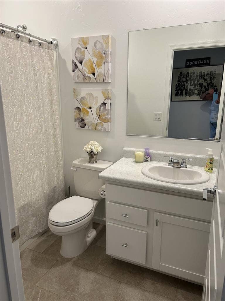Beautifully furnish room for rent
