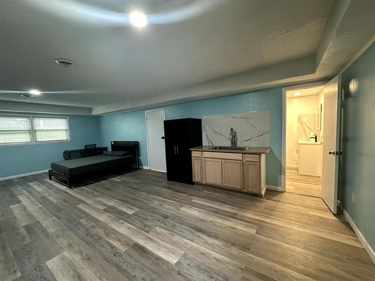 Furnished private bath and entrance