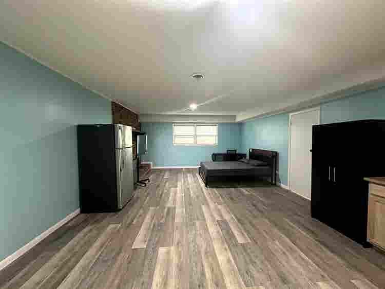 Furnished private bath and entrance