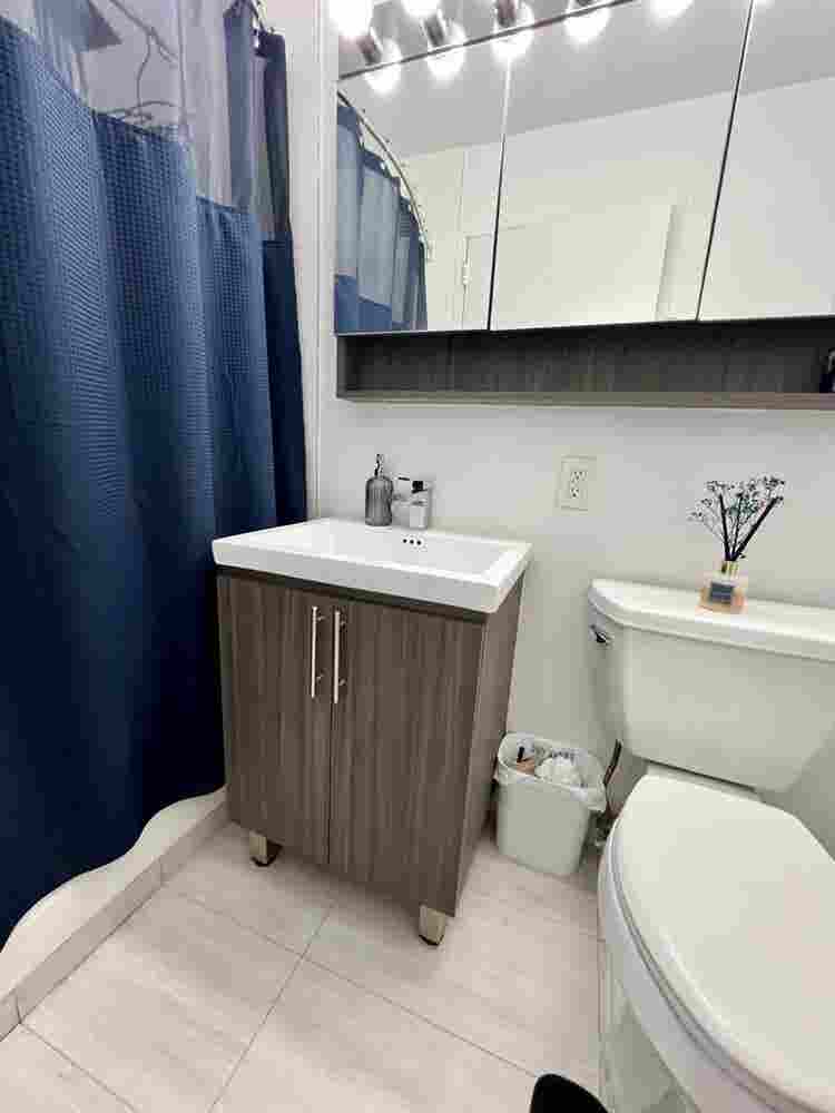 ✨ROOM AVAILABLE ASAP✨
✨LOW RENT ✨