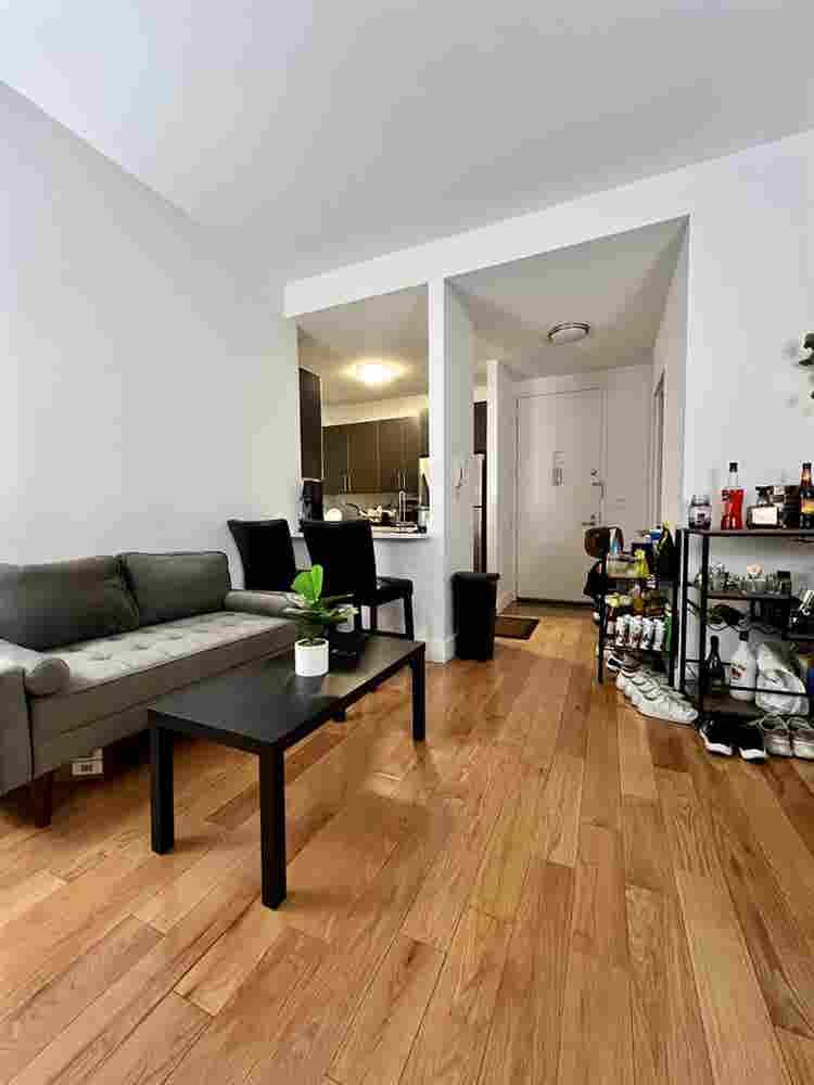 ✨ROOM AVAILABLE ASAP✨
✨LOW RENT ✨