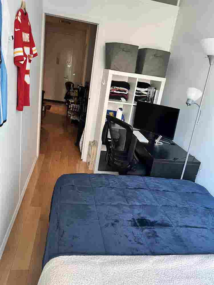 ✨ROOM AVAILABLE ASAP✨
✨LOW RENT ✨