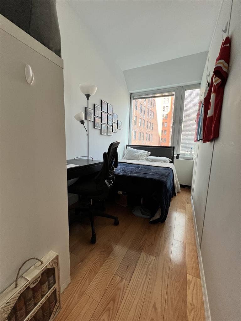 ✨ROOM AVAILABLE ASAP✨
✨LOW RENT ✨