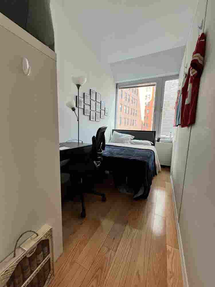 ✨ROOM AVAILABLE ASAP✨
✨LOW RENT ✨