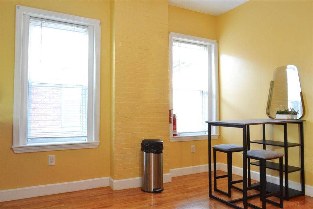 1 BR in Boston