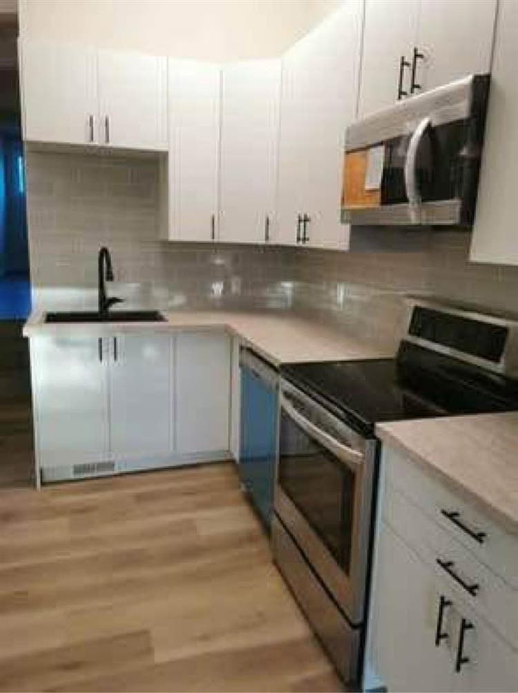 All new 3bedrooms instSW Calgary