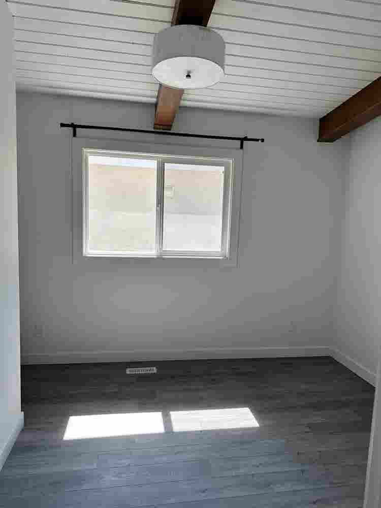 All new 3bedrooms instSW Calgary