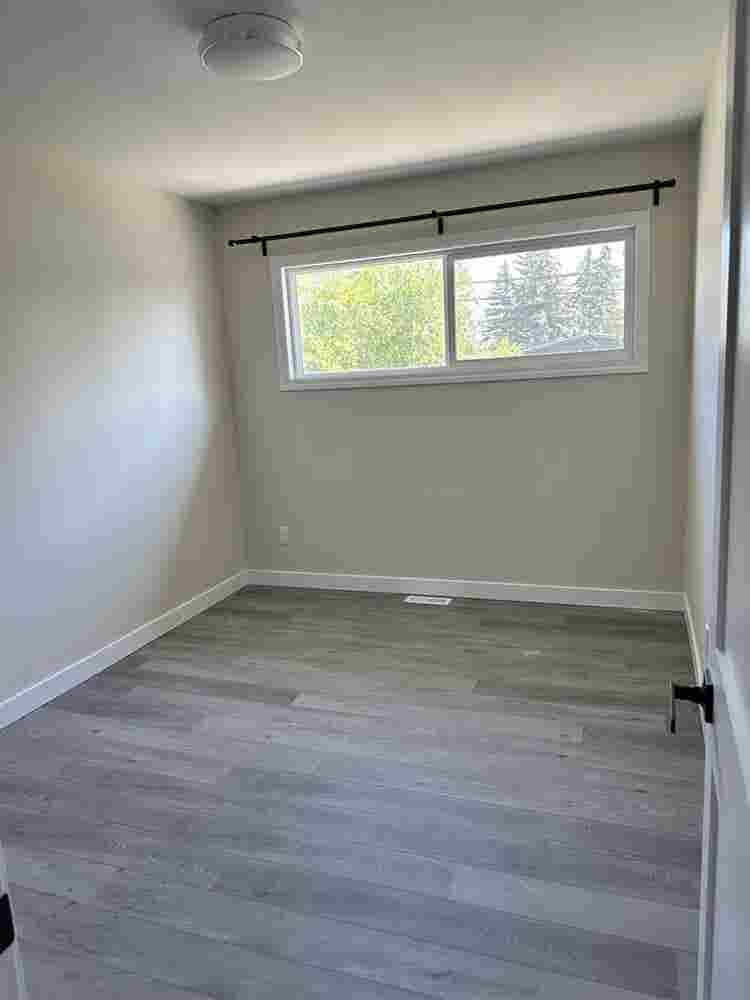 All new 3bedrooms instSW Calgary