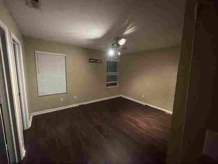 Extra Room for Rent