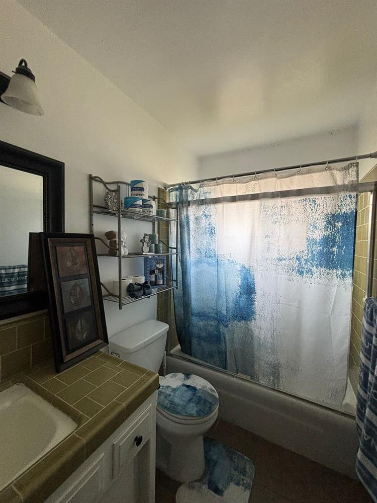 one bedroom for rent, female only