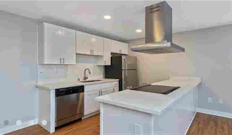 NEED A ROOMATE ASAP