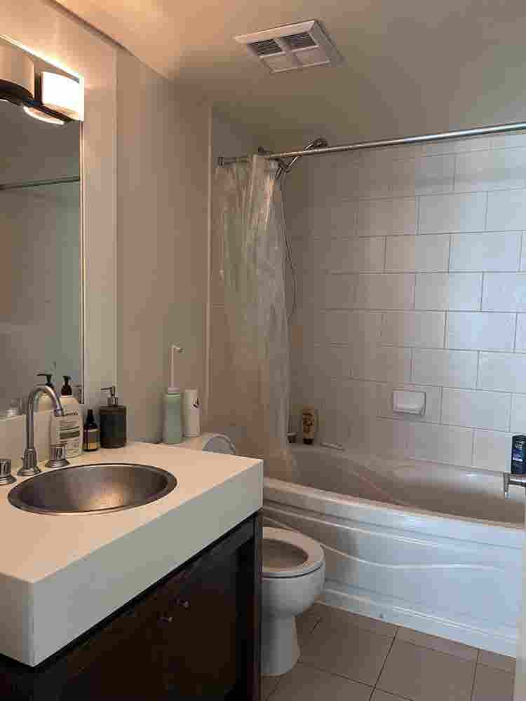 Private room near CN tower-  1 oct