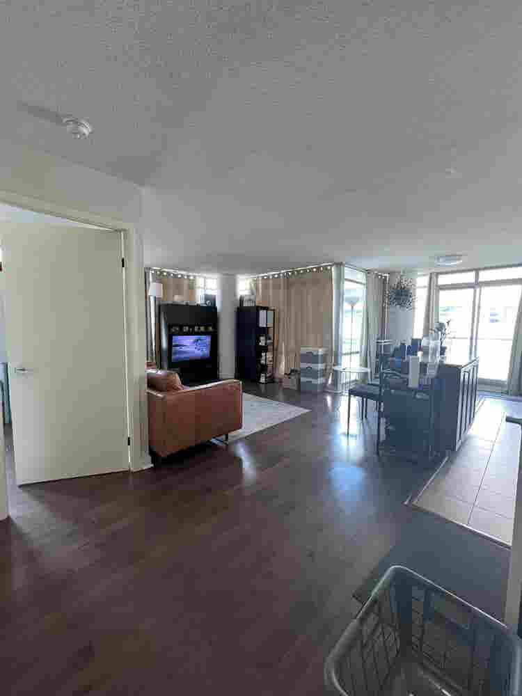 Private room near CN tower-  1 oct
