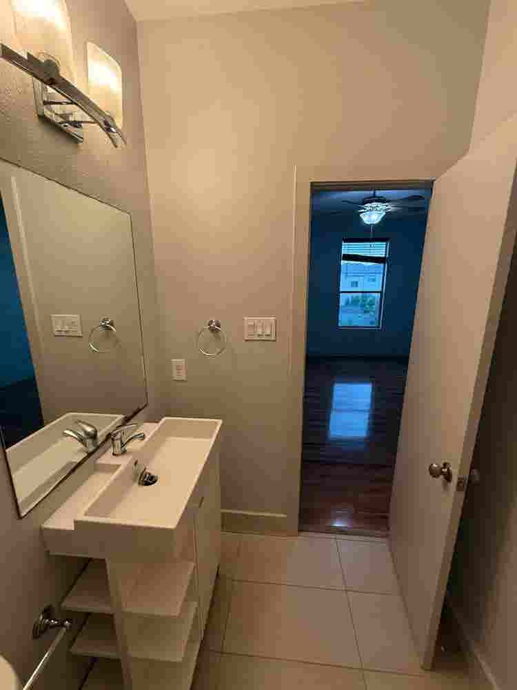 1Rm Modern Home, All Bills Included