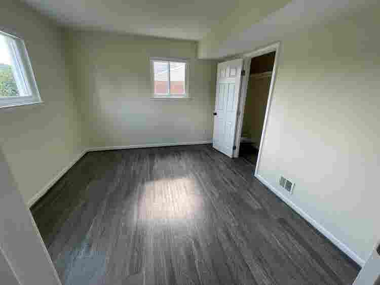 Master bedroom w/ private bathroom