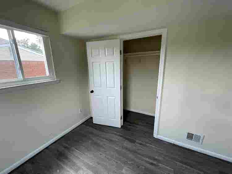 Master bedroom w/ private bathroom