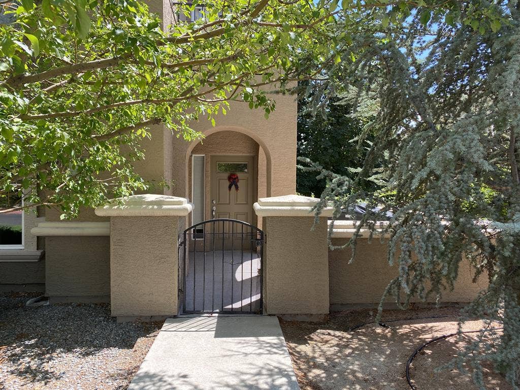 PRIVATE BEDROOM+BATH RENO CONDO