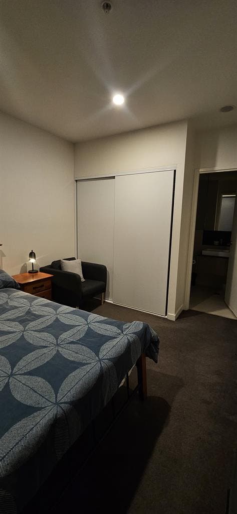 This modern -bathro