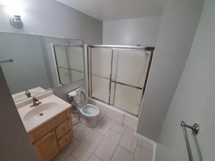 Room available now in Cerritos