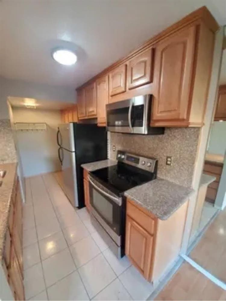 Room available now in Cerritos