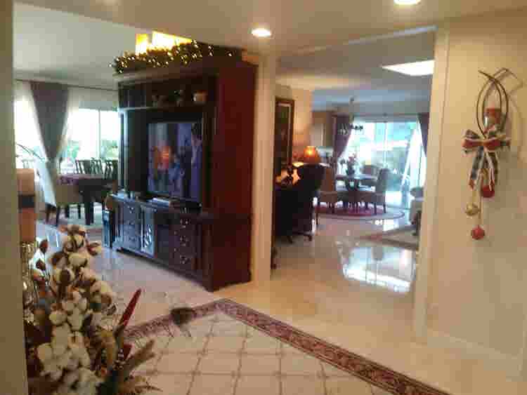 Two Rooms Available in Anaheim Home