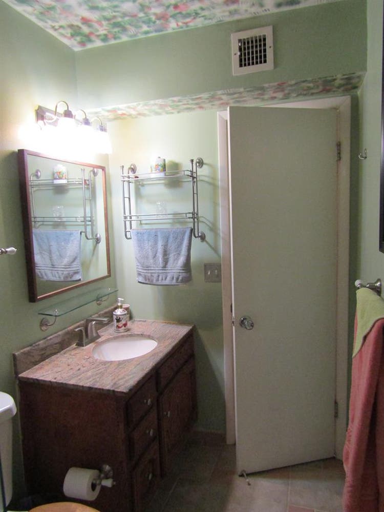 Frnished Bdrm & Privt Bath/2 Lvl TH