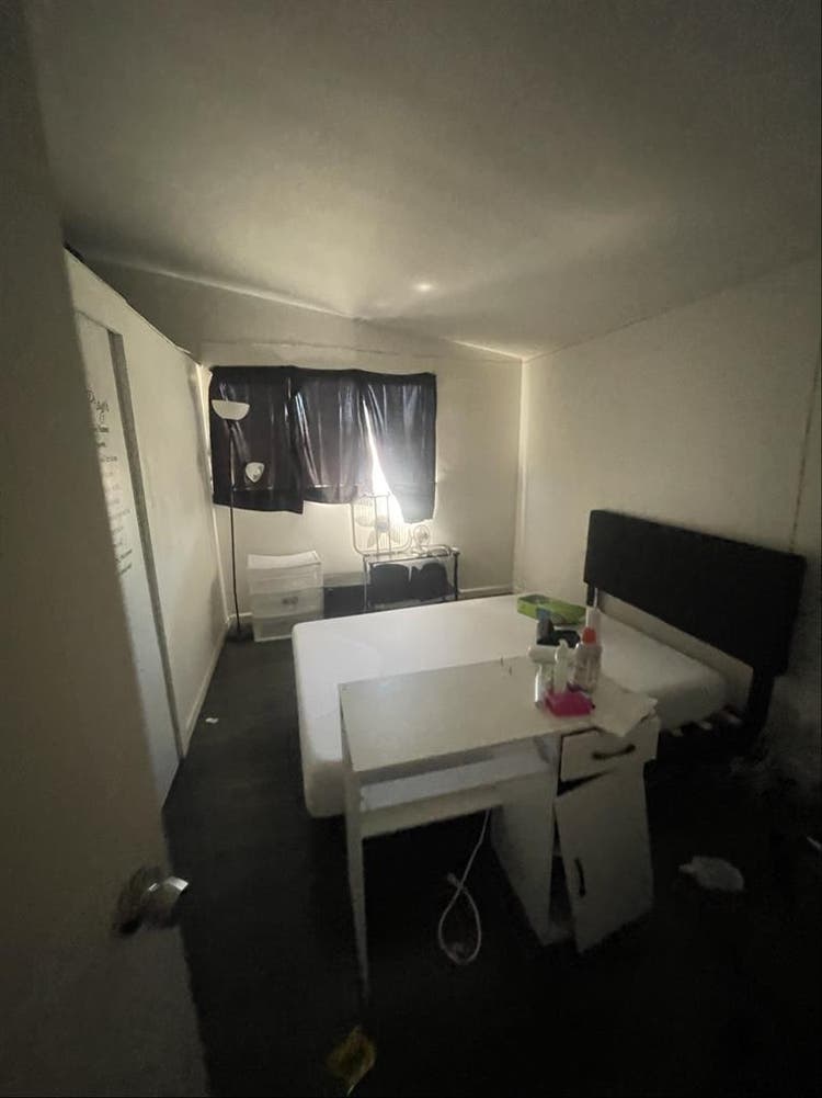 ROOM FOR RENT