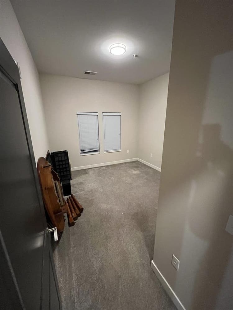 Private room/bathroom at the Brix!