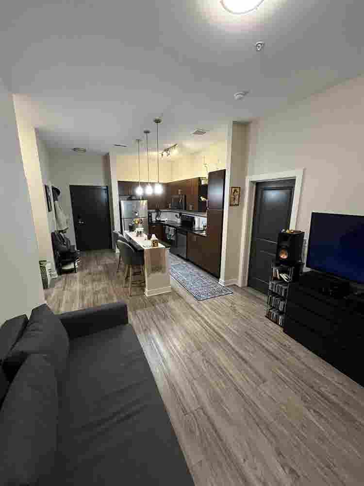 Private room/bathroom at the Brix!