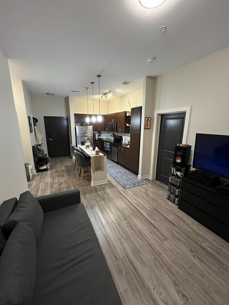Private room/bathroom at the Brix!