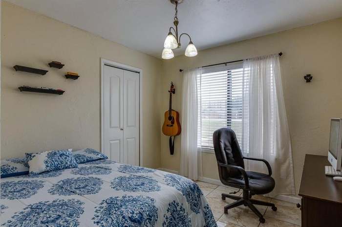 Room for rent in a house