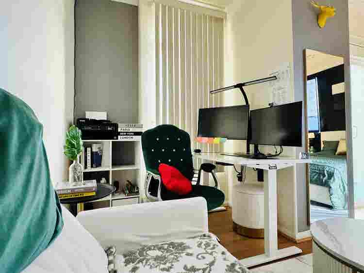 Penthouse Studio Lease Takeover