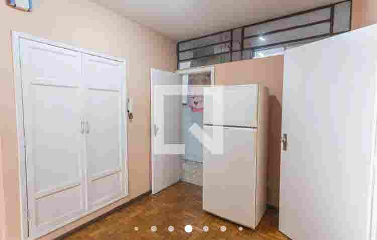 Alugo vaga em quarto feminino