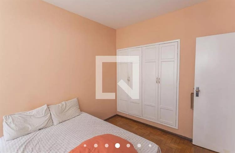 Alugo vaga em quarto feminino
