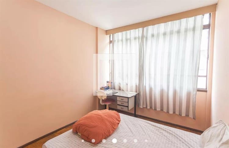 Alugo vaga em quarto feminino
